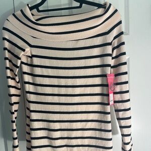 Lily pulizer sweater never worn with tags size XS
